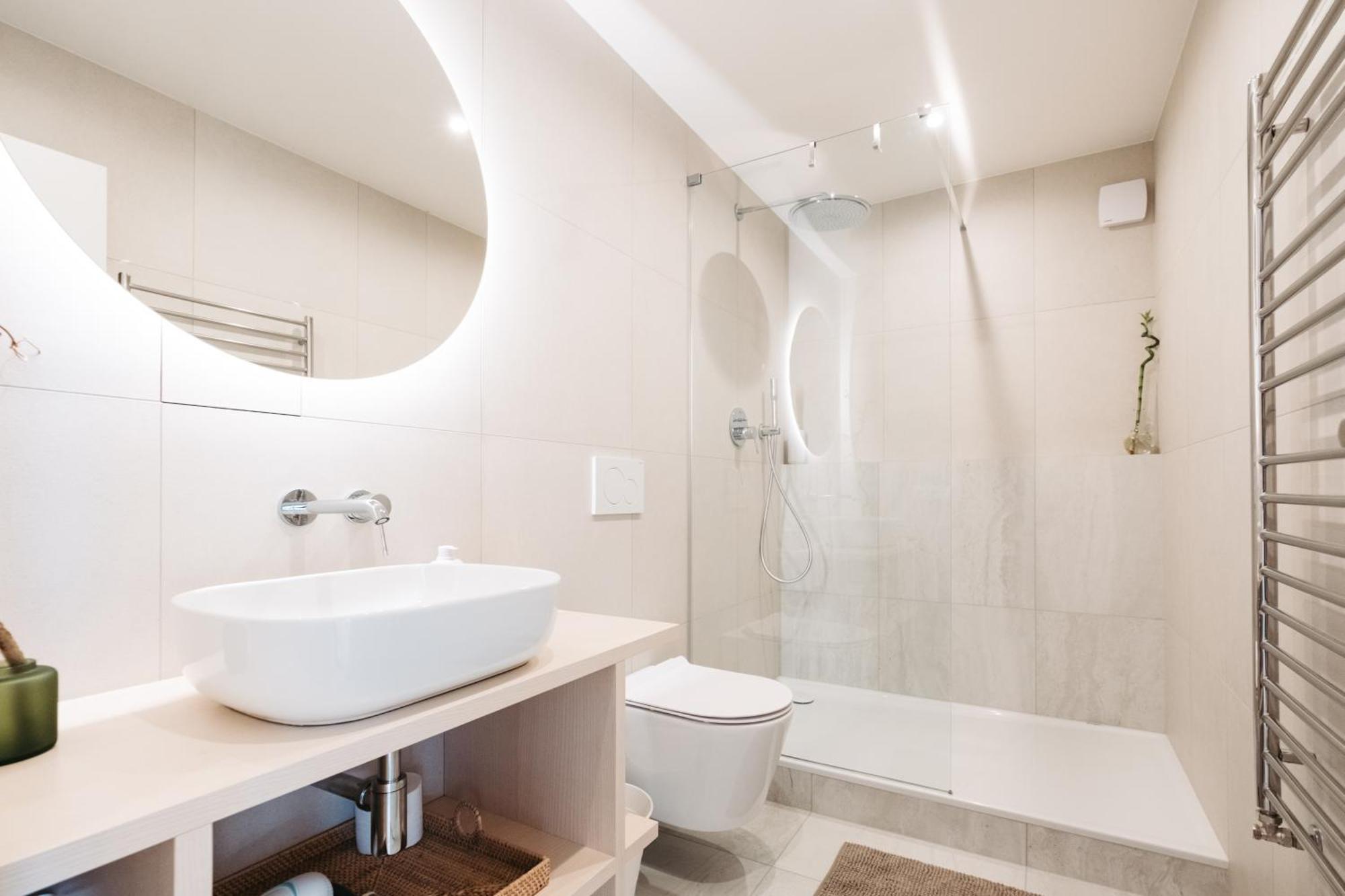 Modern Sunlit Loft With A/c In Prime Location * Prague
