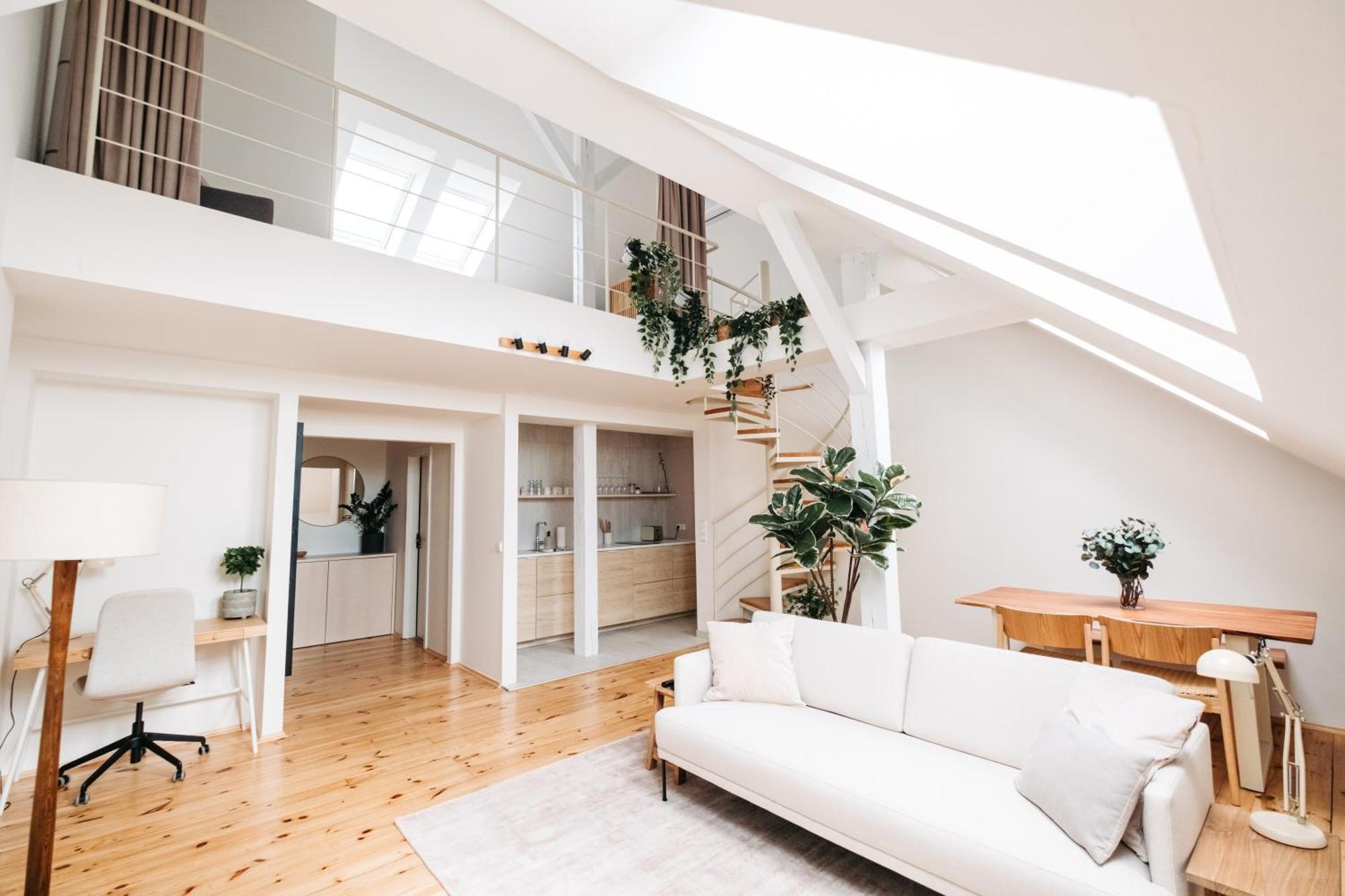 Apartment Modern Sunlit Loft With A/c In Prime Location *