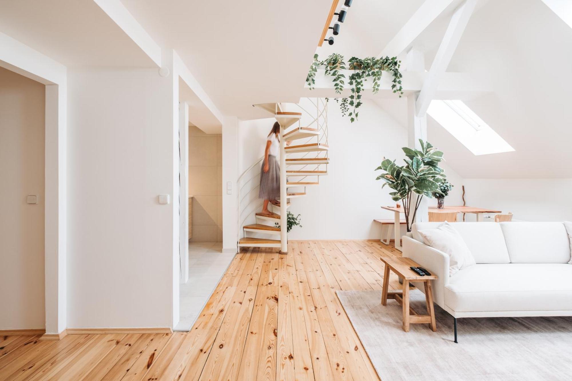 Modern Sunlit Loft With A/c In Prime Location Prague