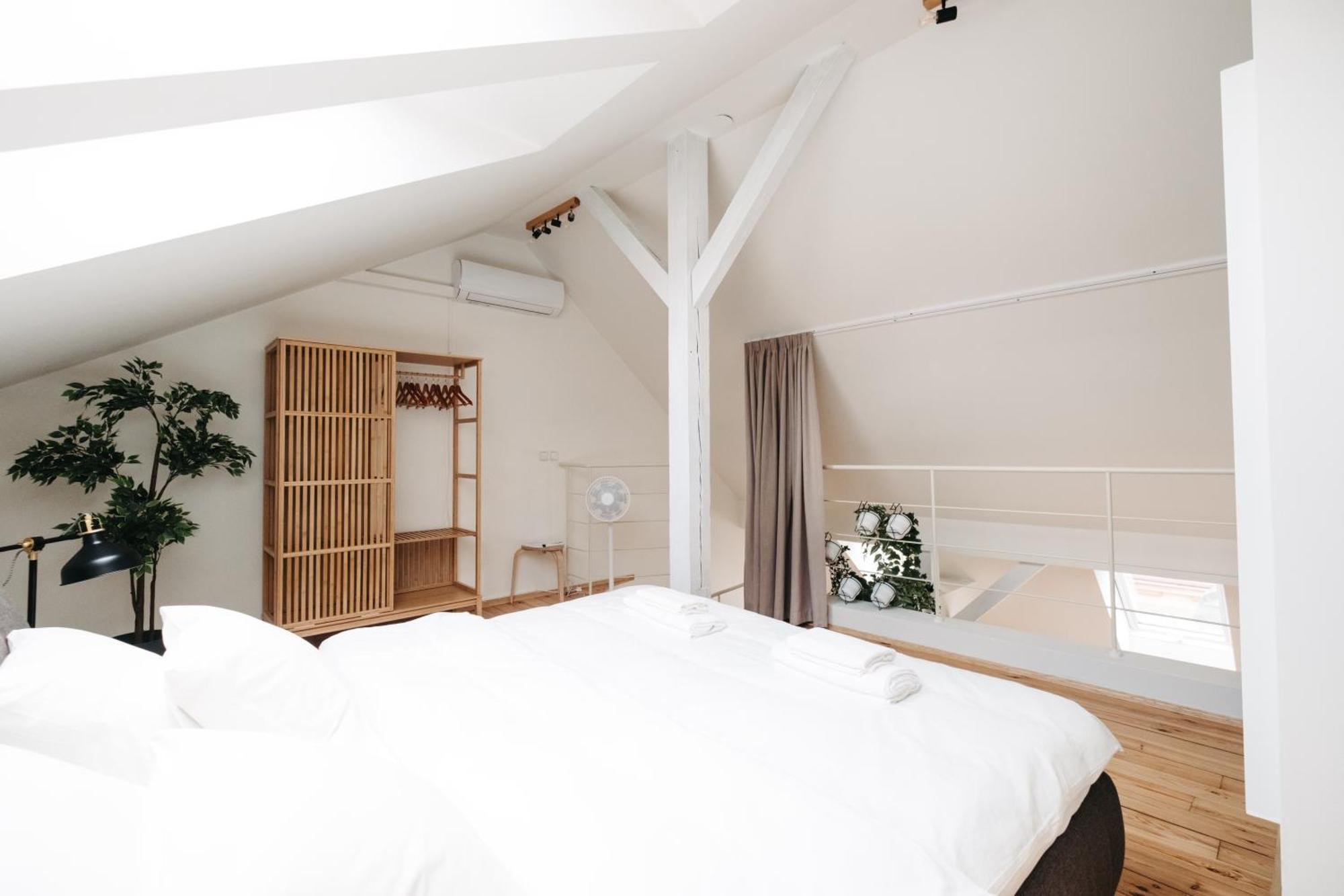 Appartement Modern Sunlit Loft With A/c In Prime Location Prague