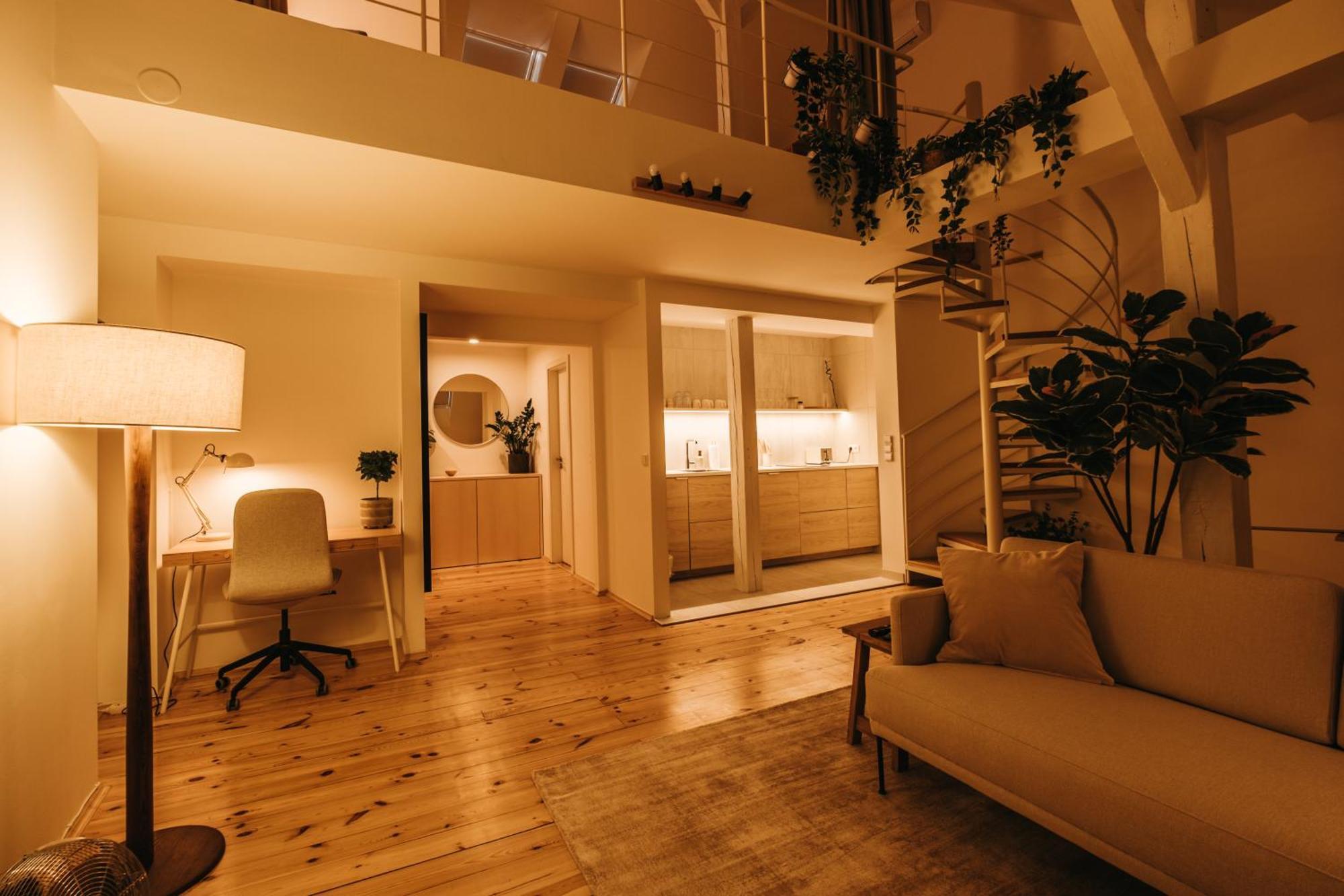 Appartement Modern Sunlit Loft With A/c In Prime Location